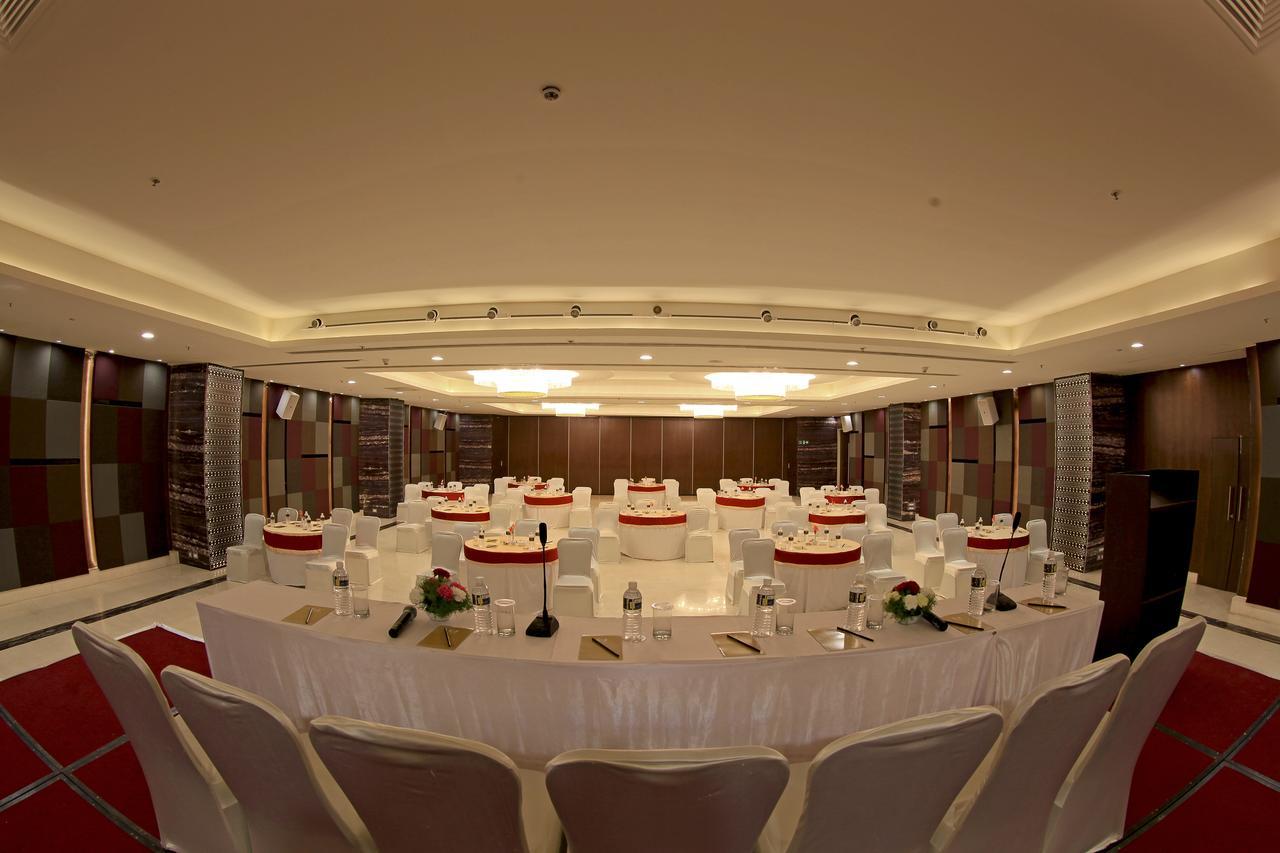Goutham Grand Hotel Tenāli Exterior foto